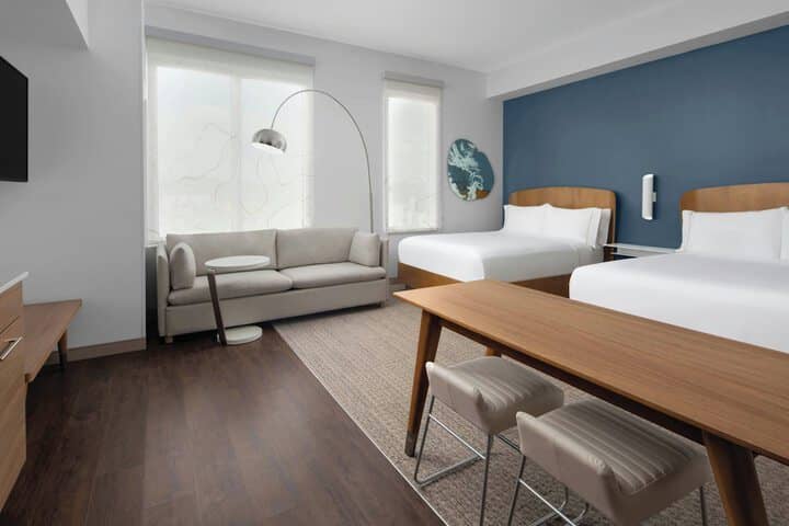 Room 6 of 30