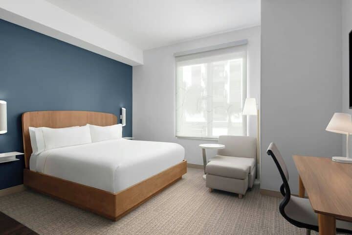 Room 9 of 30