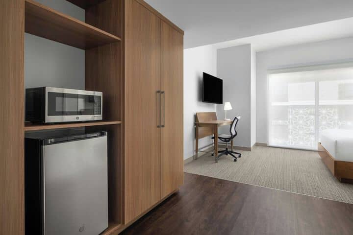 Room 13 of 30