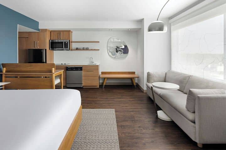 Room 8 of 30