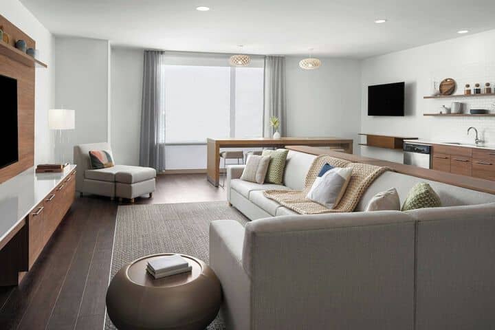 Room 11 of 30